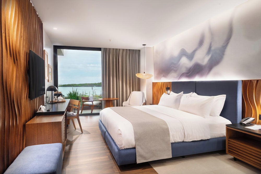 Room, King Bed, Ocean Front