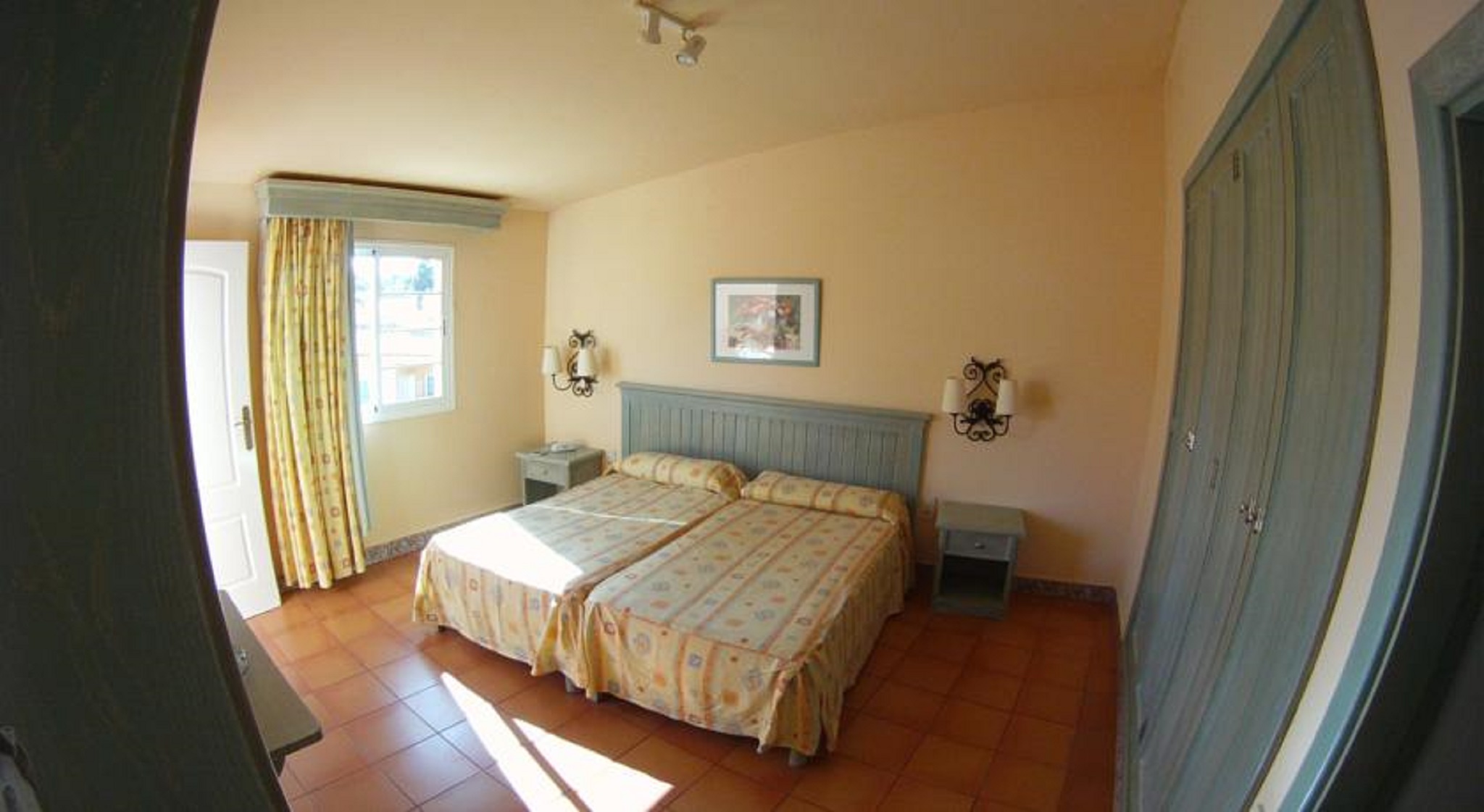 Room at Royal Suite Hotel, PAJARA