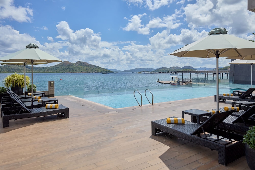 Two Seasons Coron Bayside Hotel 63/68