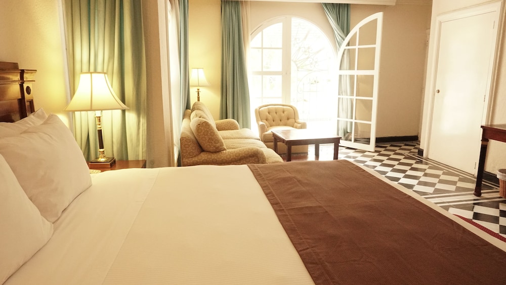 El Prado Hotel 20/62