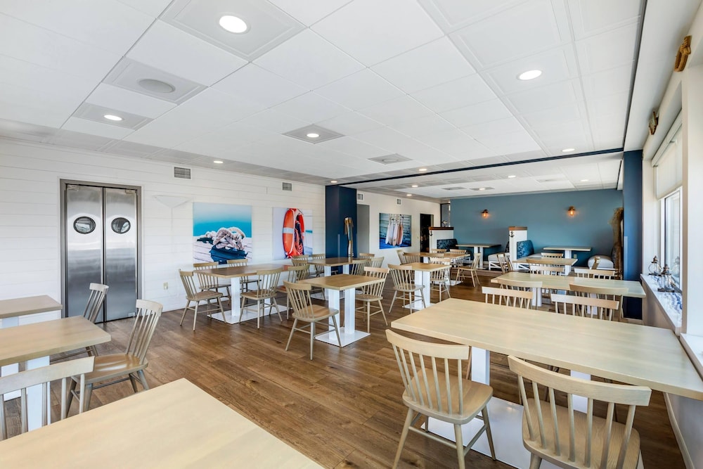 The Harborview, Ascend Hotel Collection 46/58