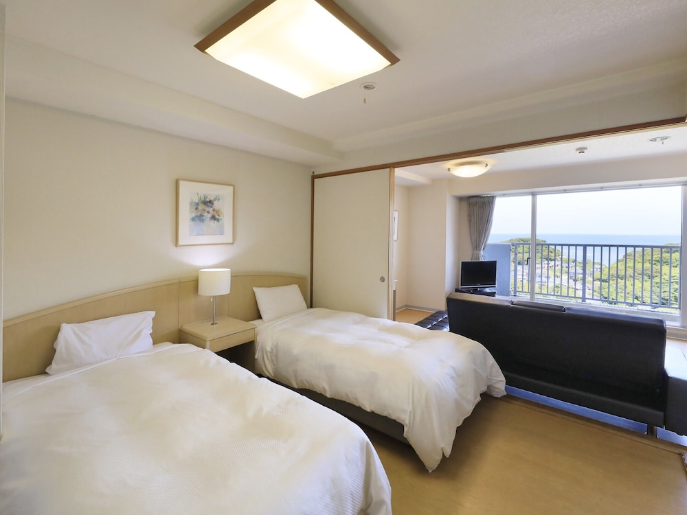 Katsuura Hilltop Hotel & Residence 11/50