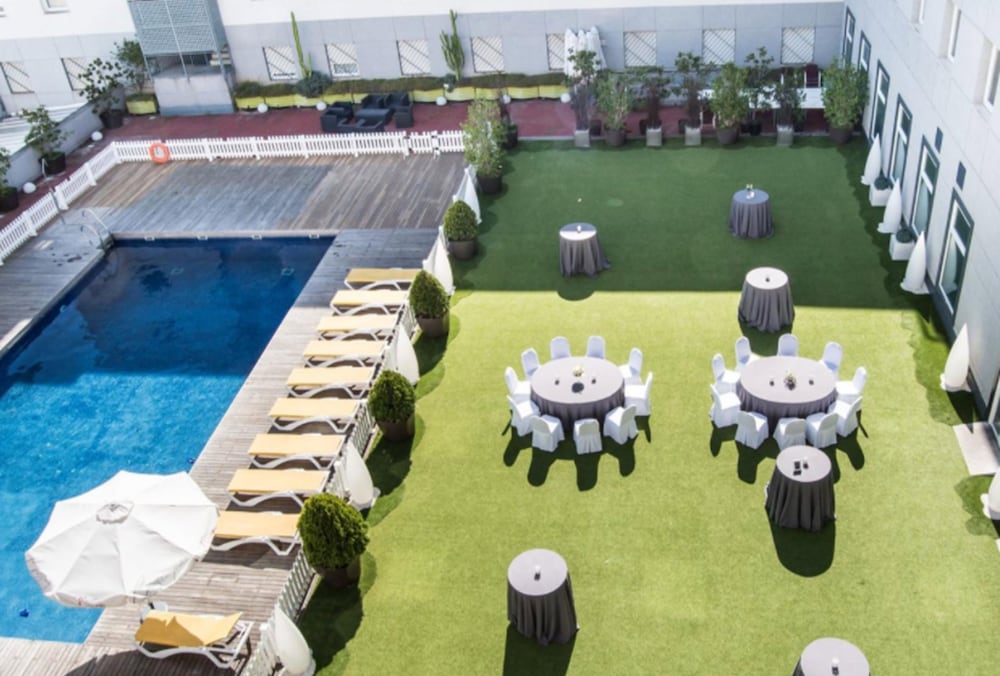 Hotel Vertice Aljarafe 32/64