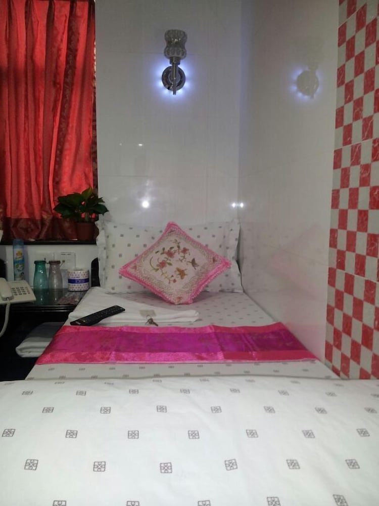 New London Hostel 11/29