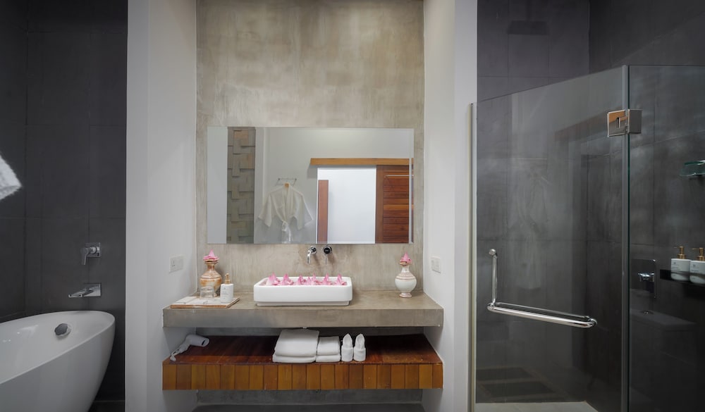 Shintana Saya Residence 70/71