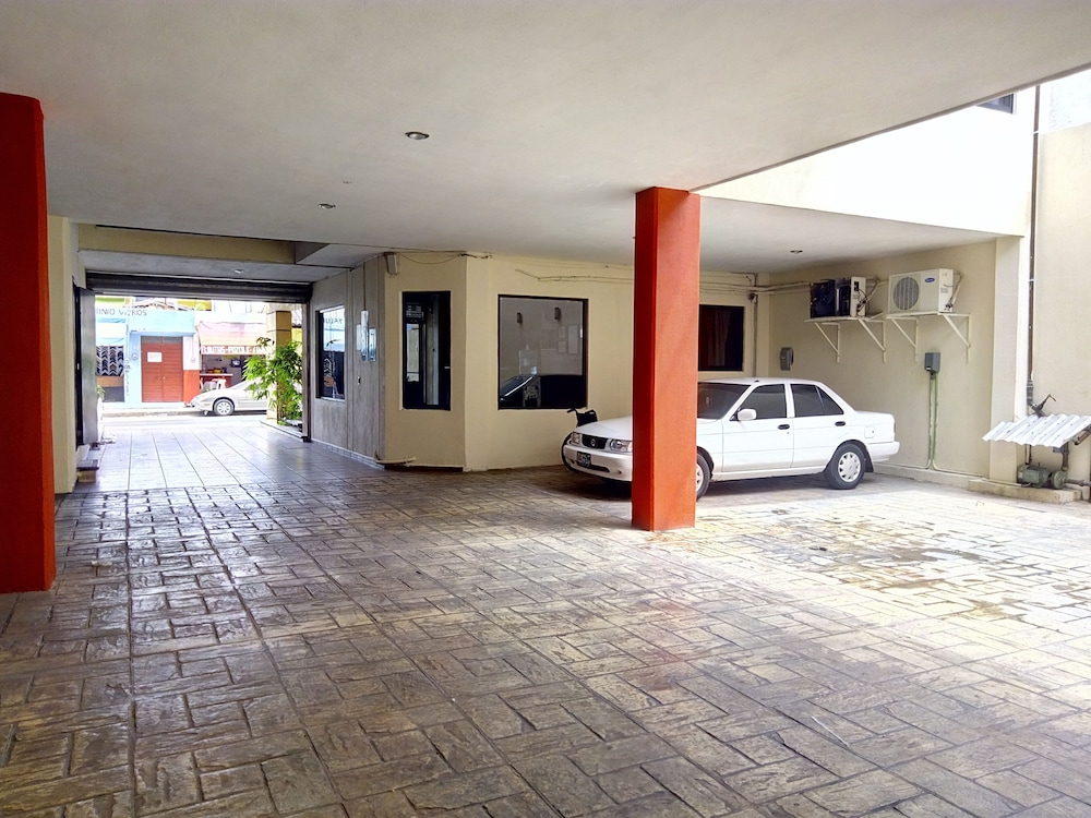 Hotel Madrid Tuxtla 49/50