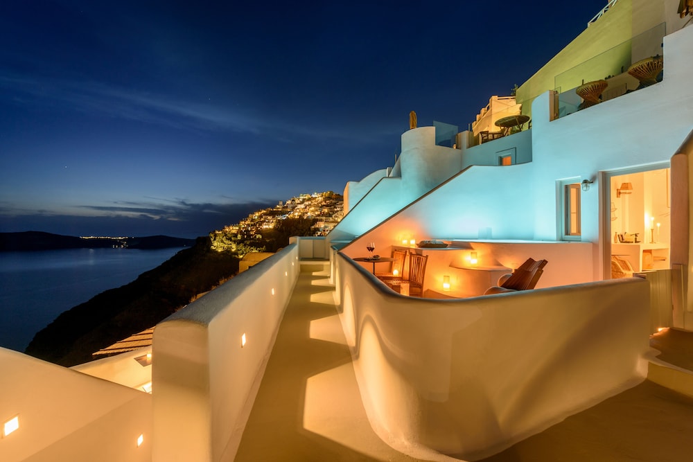COCOON SUITES 2/68