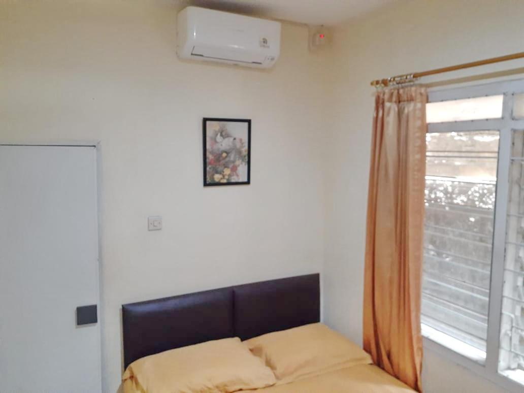 SPOT ON 3988 Kost Carmelia Baranangsiang Syariah 12/45