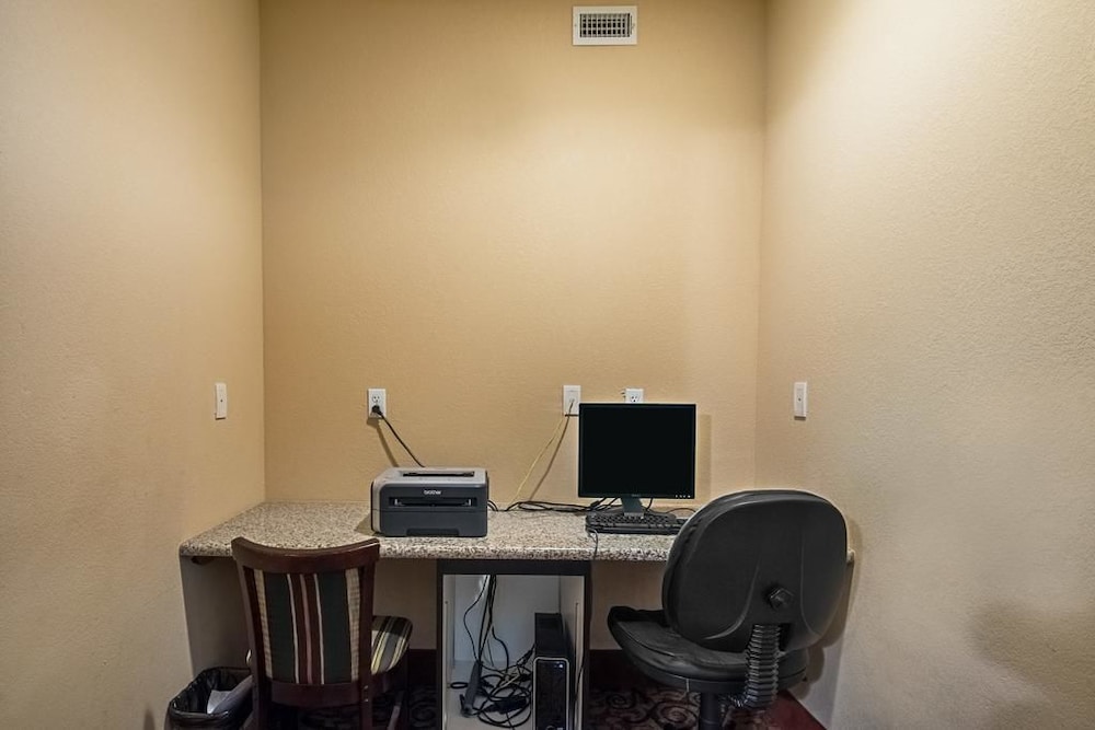 Days Inn by Wyndham Copperas Cove 37/53