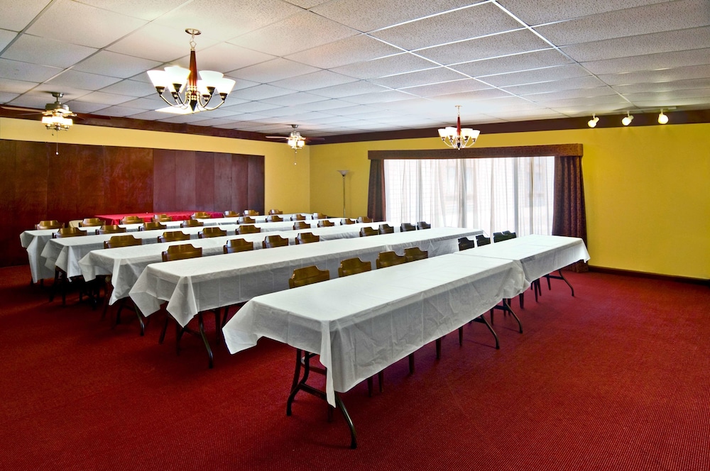 Fairview Inn Hesston Near Wichita 12/14