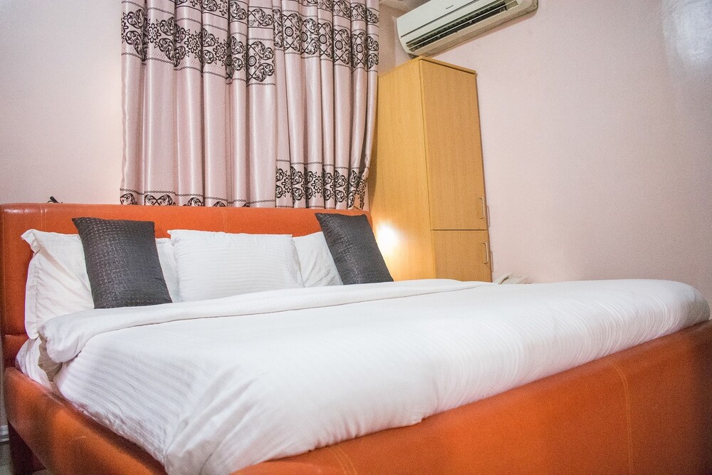 Primal Hotel GRA-Ikeja 16/50