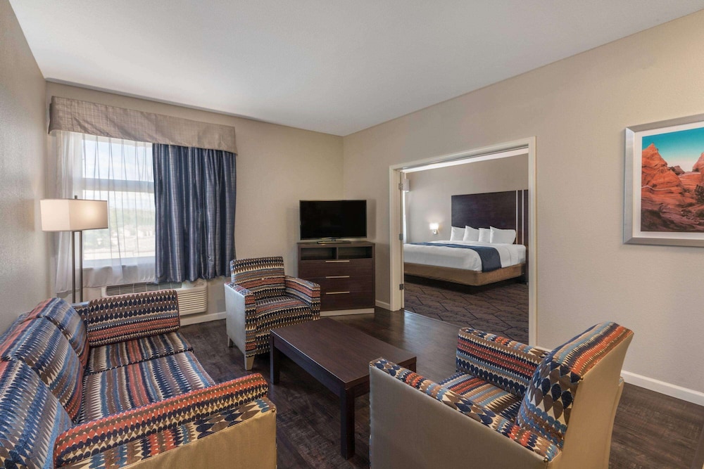Baymont By Wyndham Albuquerque Airport 44/66