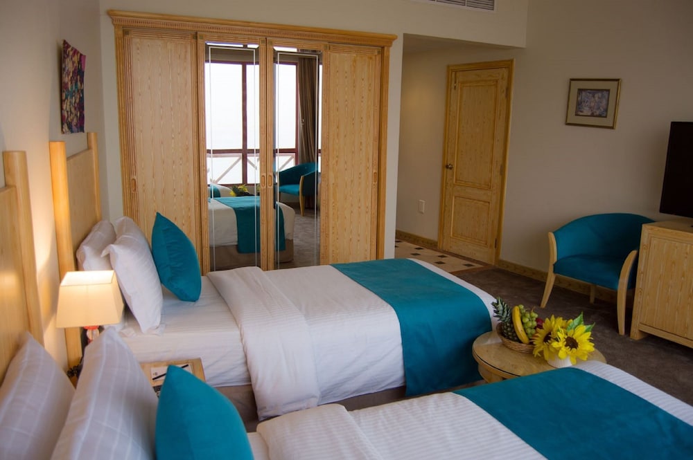 Palette Luxury Marina View Formerly Happy Days Hotel 20/60