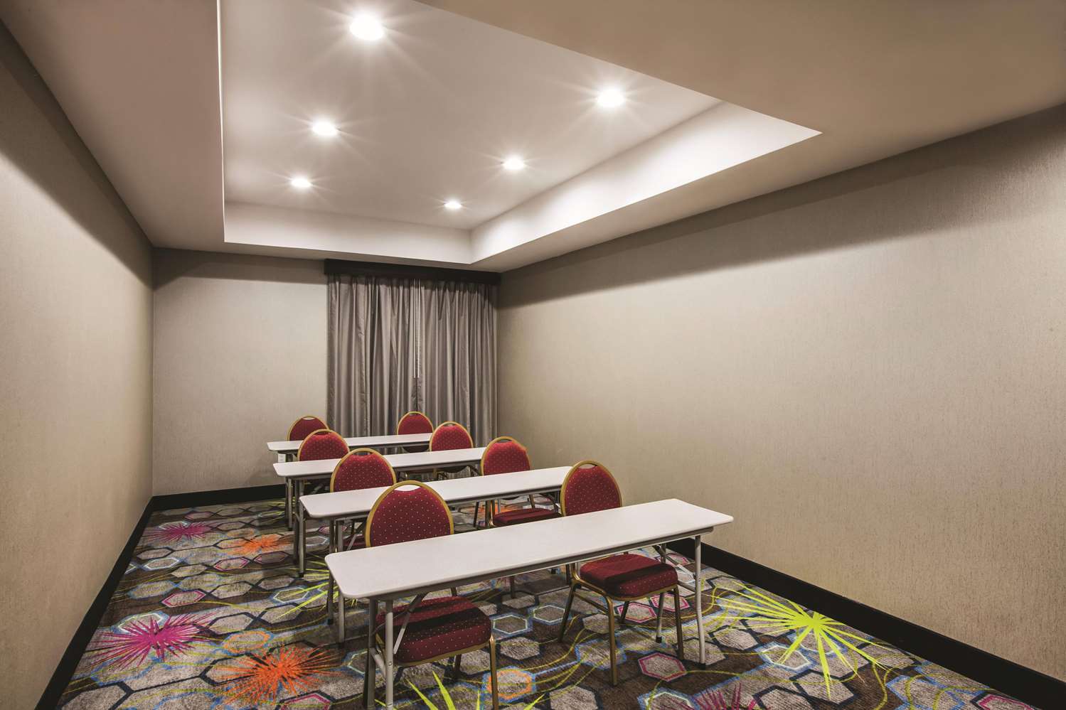La Quinta Inn & Suites by Wyndham Baton Rouge - Port Allen 16/18