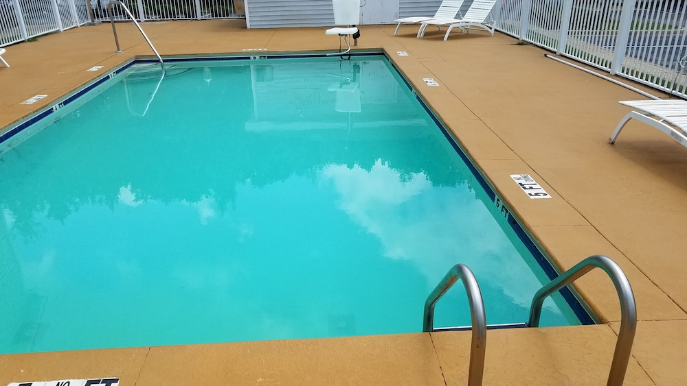 Country Inn and Suites By Radisson Columbus GA 1/34