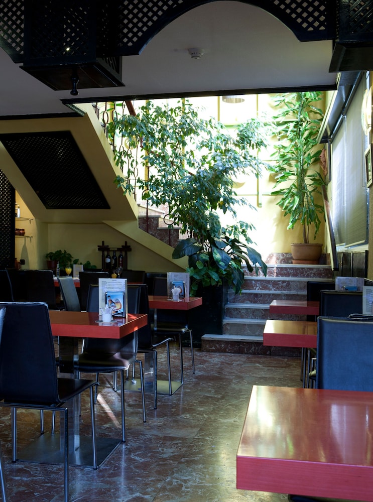 HRC Hotel 23/26