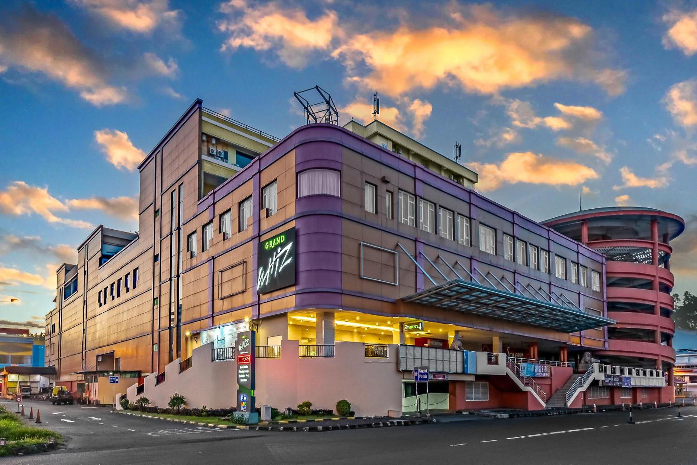 Grand Whiz Megamas Manado 4/39