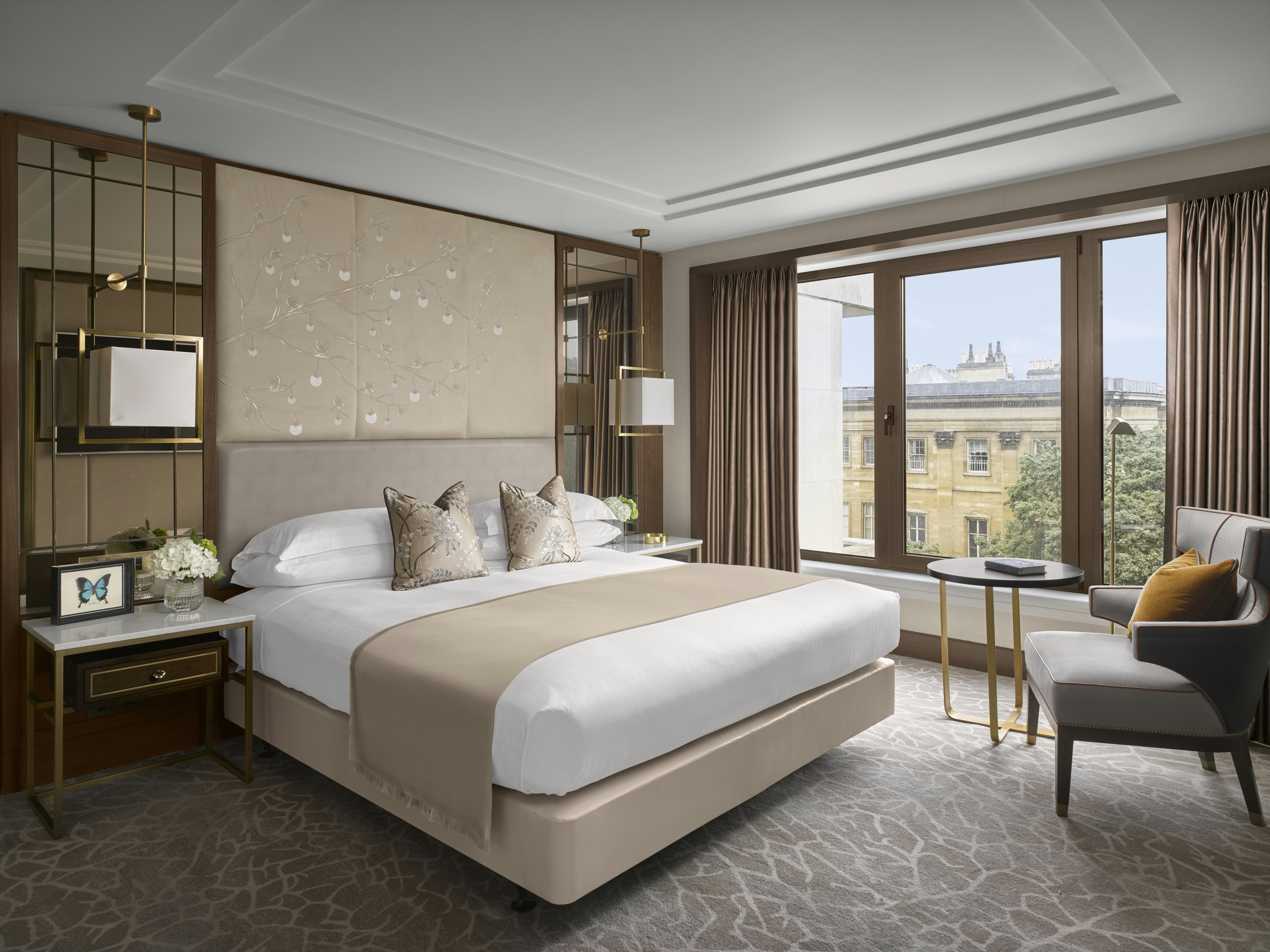 Mayfair, Deluxe, Suite
