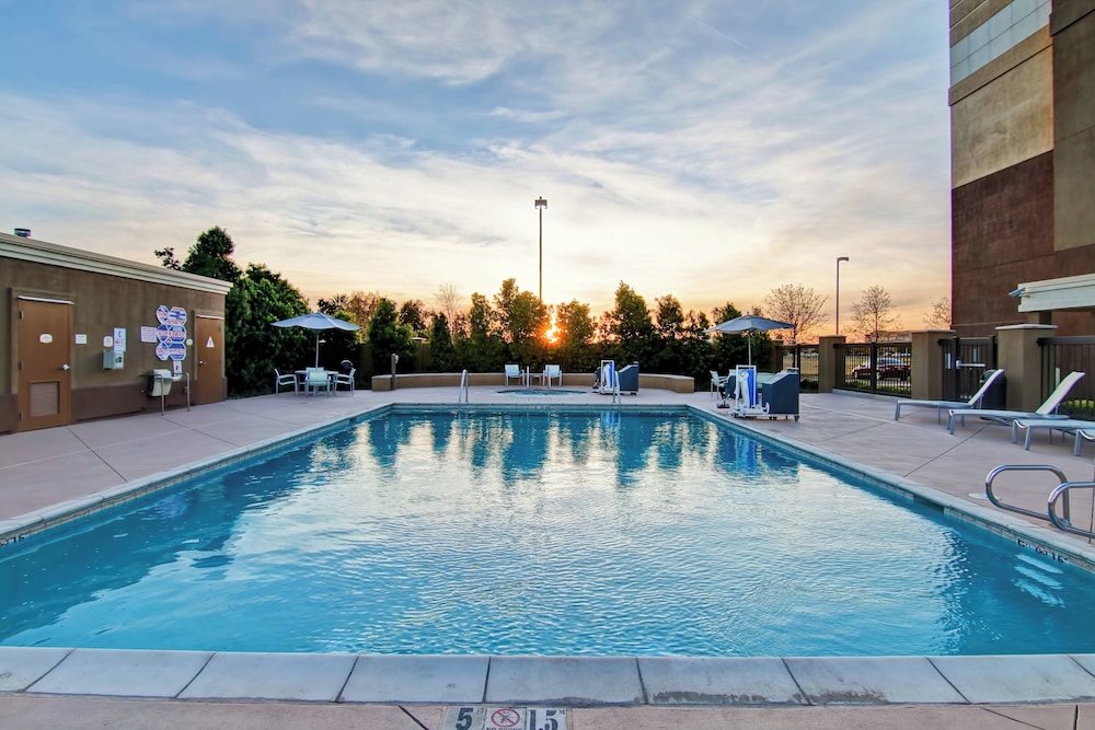 Springhill Suites Fresno 29/46