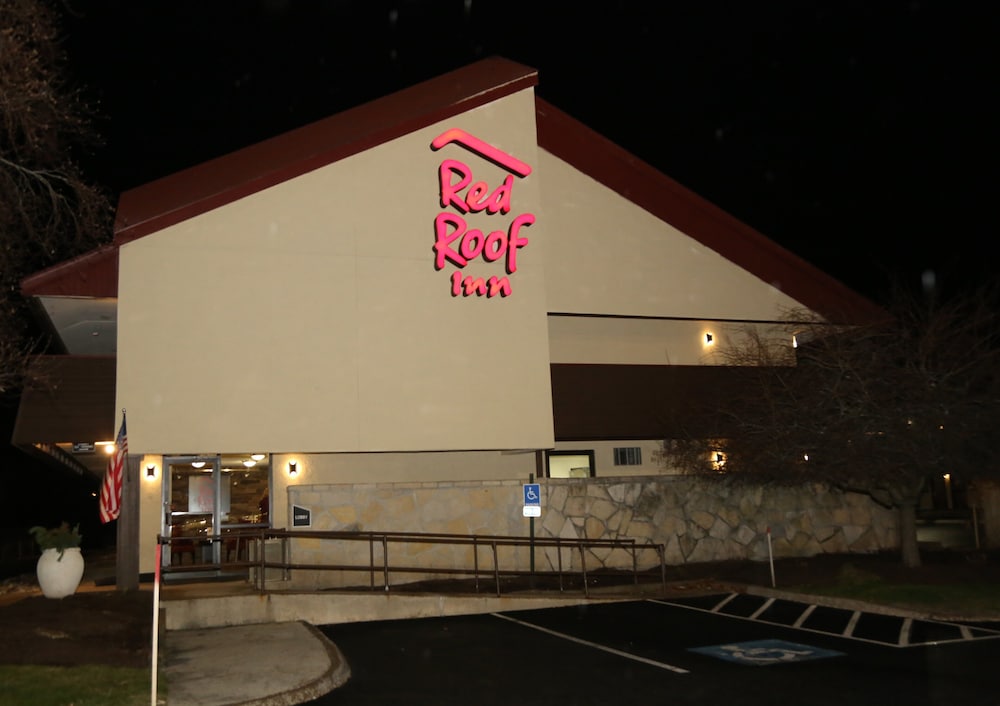 Red Roof Inn Enfield 2/20