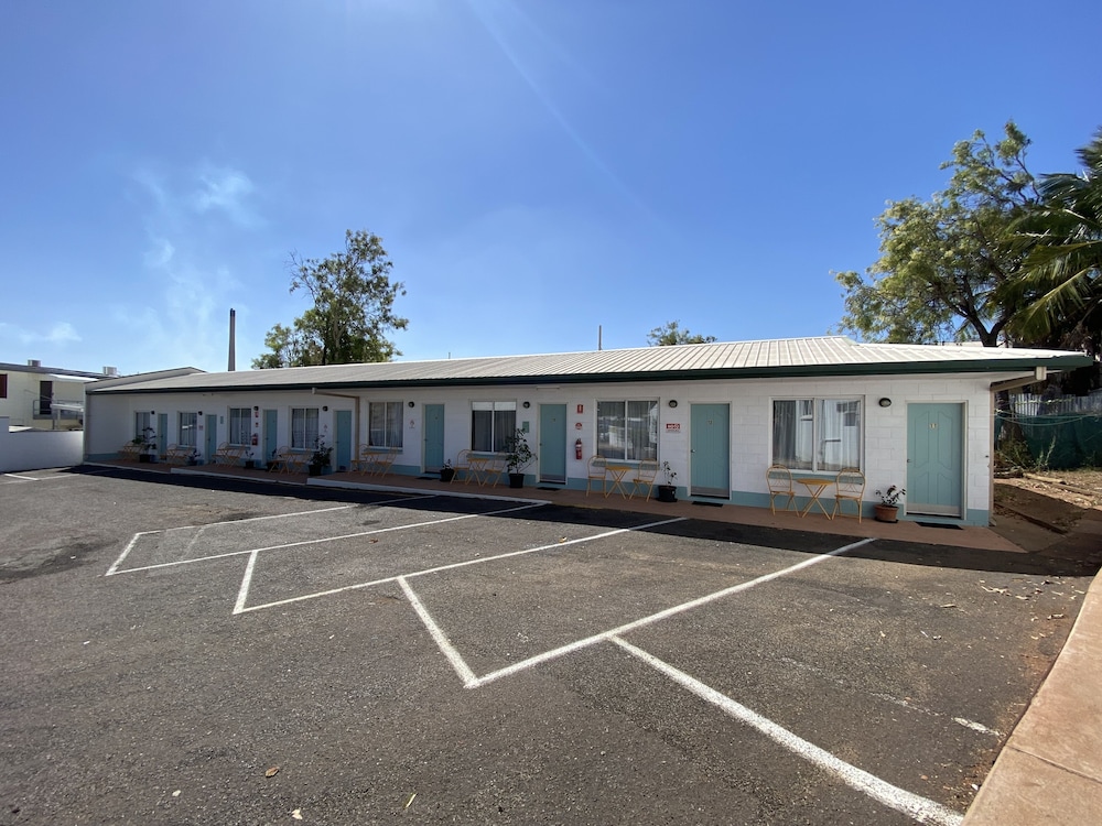 CENTRAL POINT MOTEL 49/61