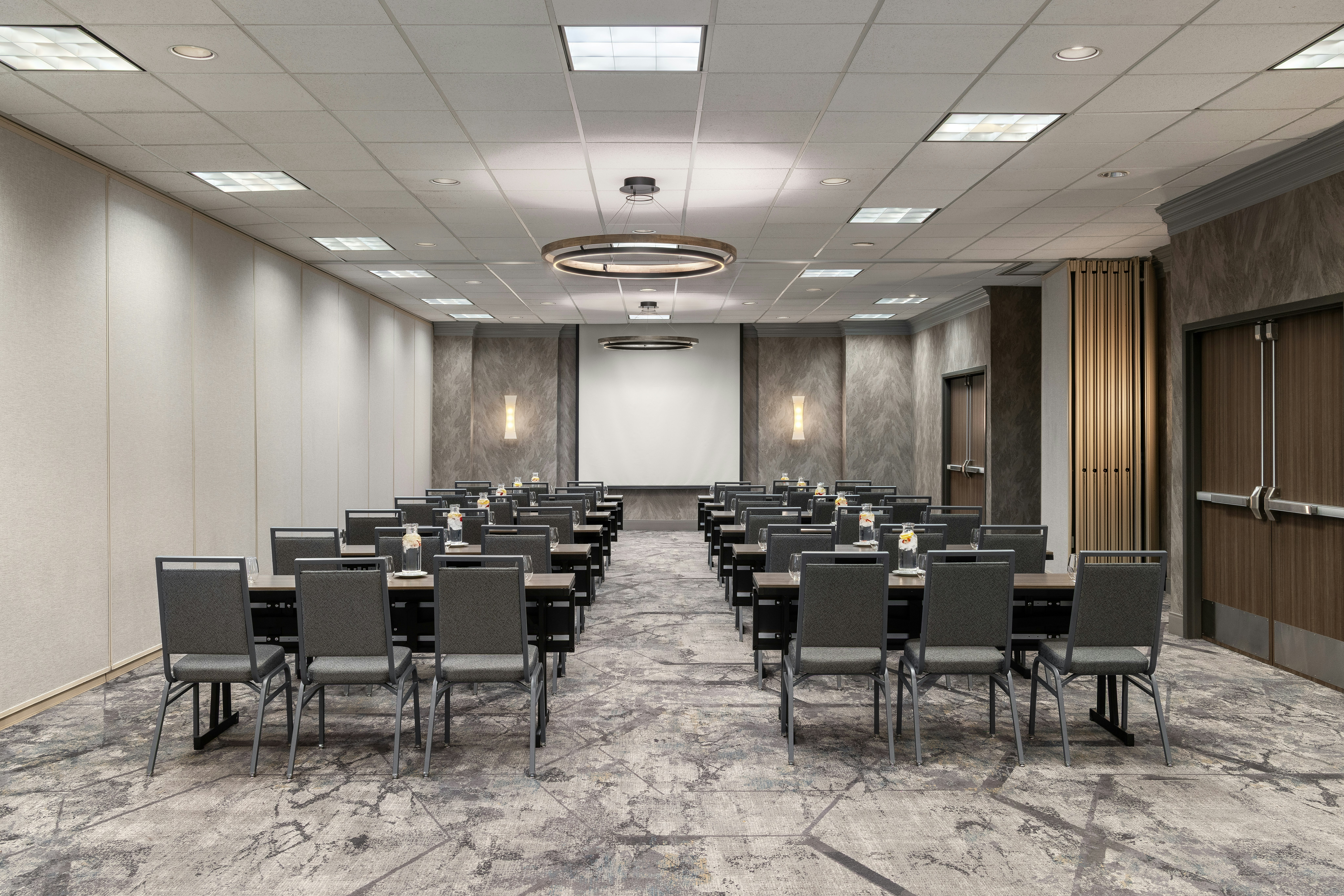 Holiday Inn Hotel And Suites Overland Park West 69/78