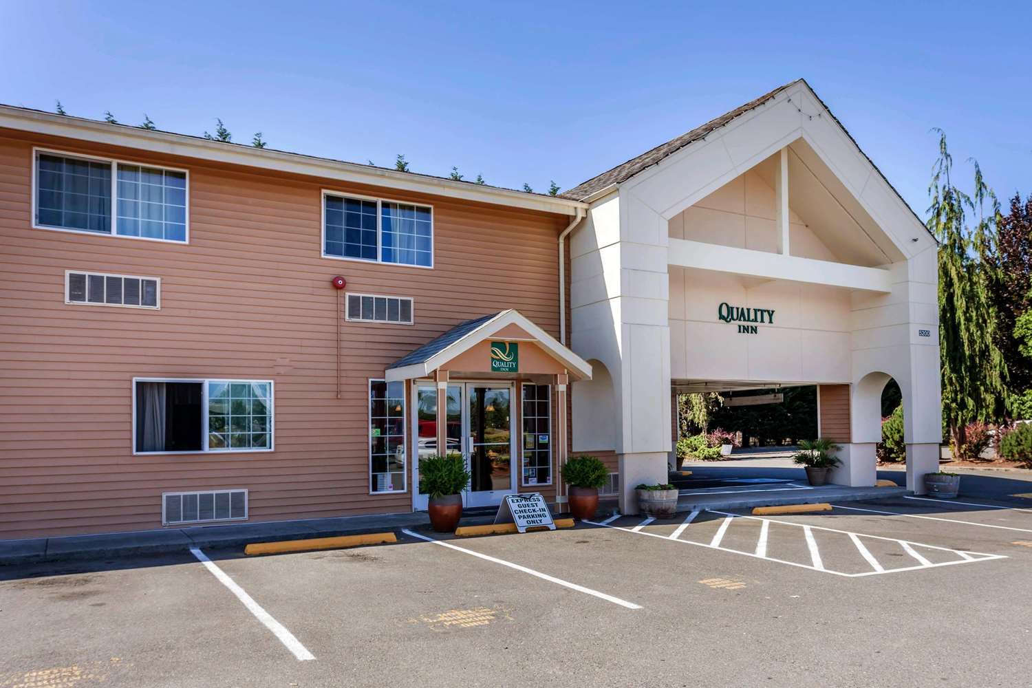 Quality Inn Near Seattle Premium Outlets 15/16