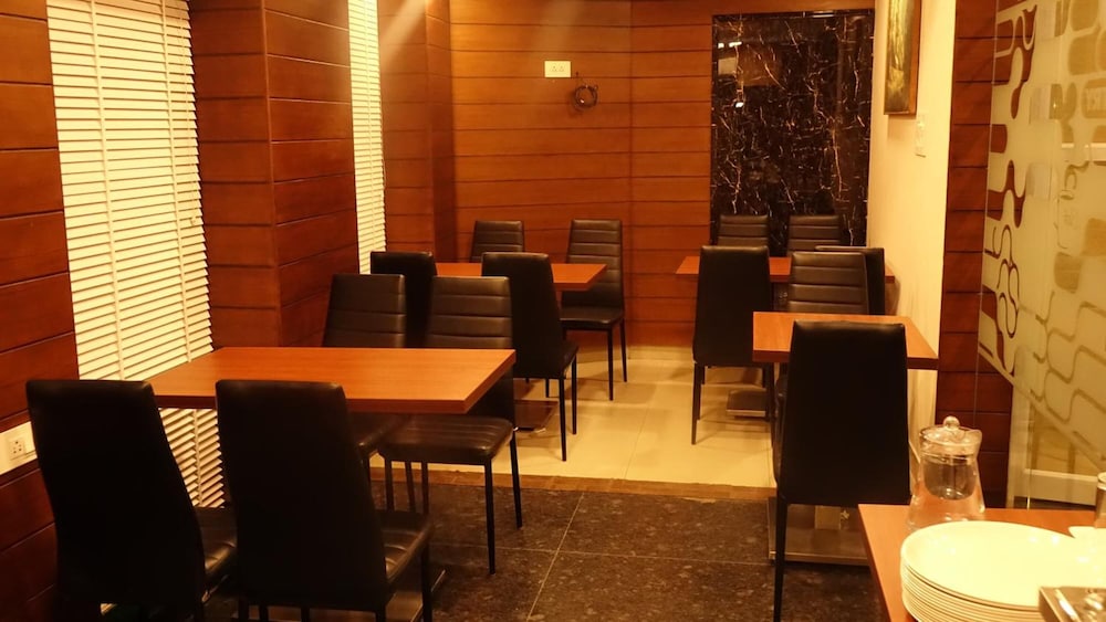Fabhotel K-Sqaure Koyambedu 20/26