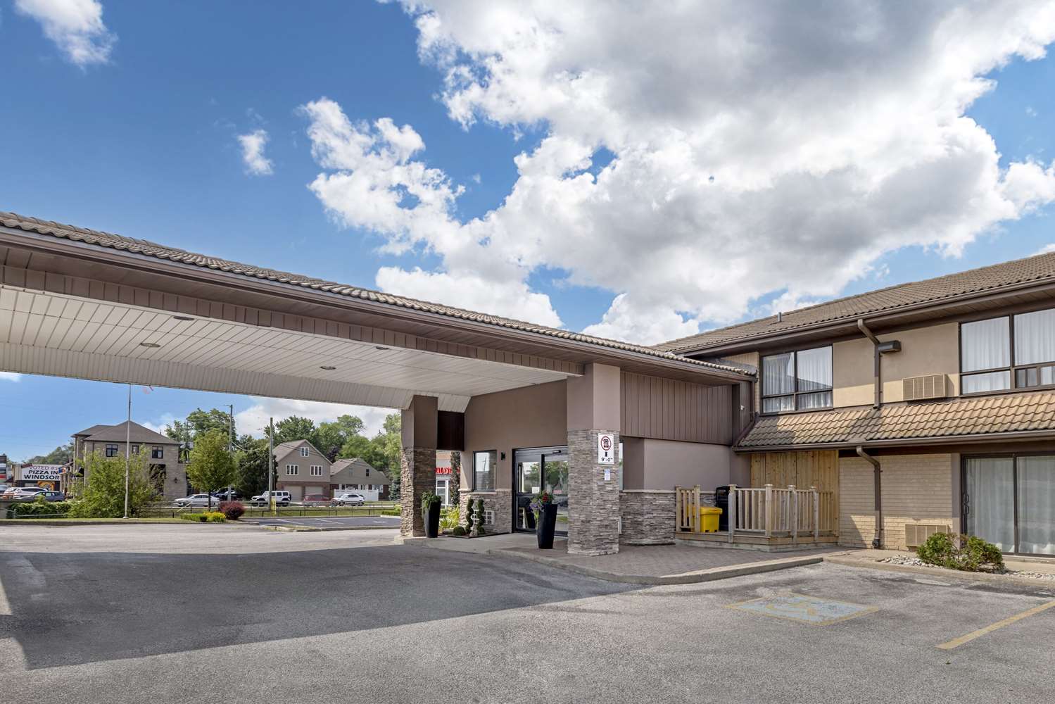 Comfort Inn Windsor, ON 9/10