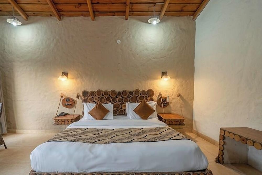 Le Reserve Resort Corbett 18/50