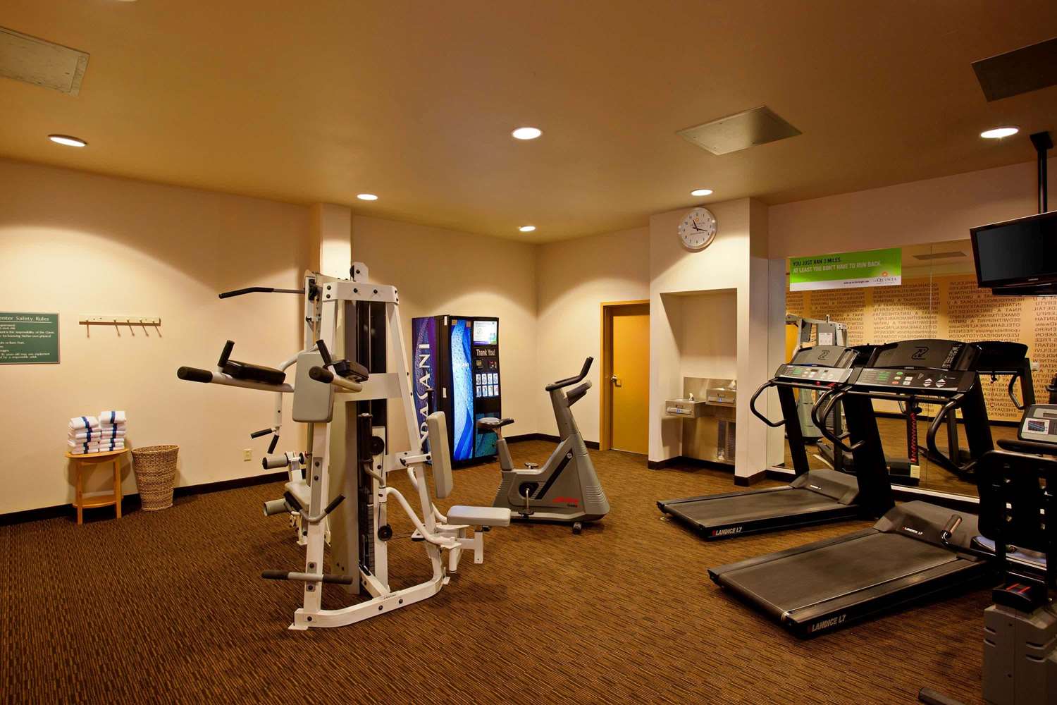 La Quinta Inn & Suites by Wyndham Irvine Spectrum 29/49