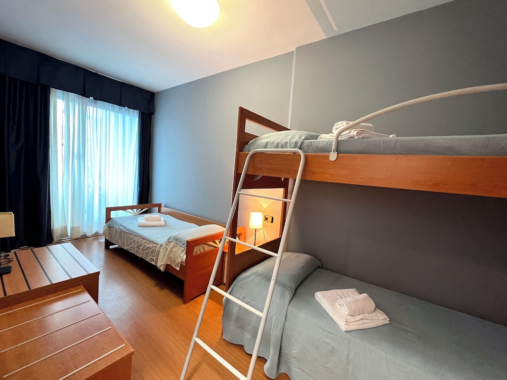 FAMILY SUITE 5 PAX