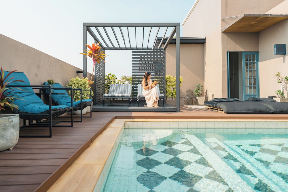 THEA Private Suites by TH District 32/64