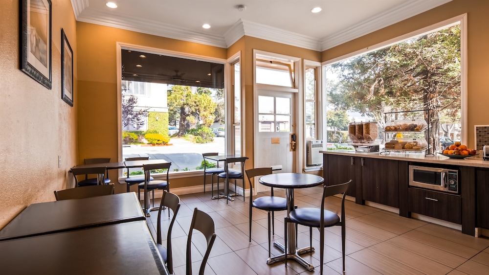 Best Western Carmel S Town House Lodge 30/40