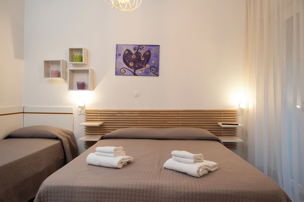 Doria Hotel 36/48