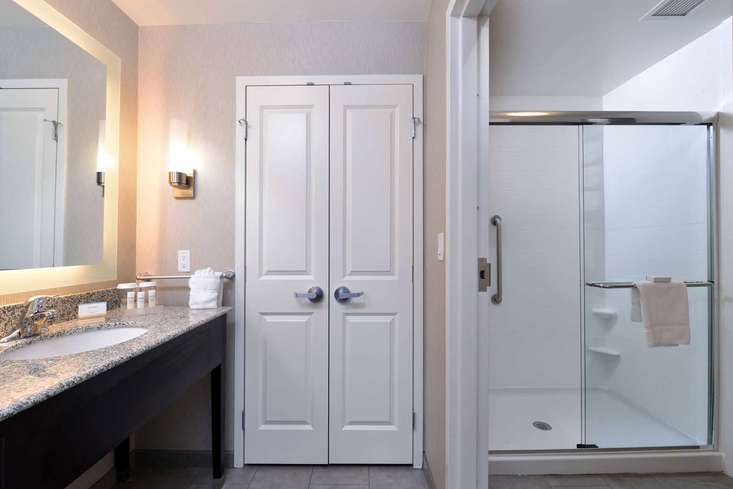 جناح استوديو بسرير كينج لذوي الإعاقة، Homewood Suites by Hilton Columbia Laurel 3/3