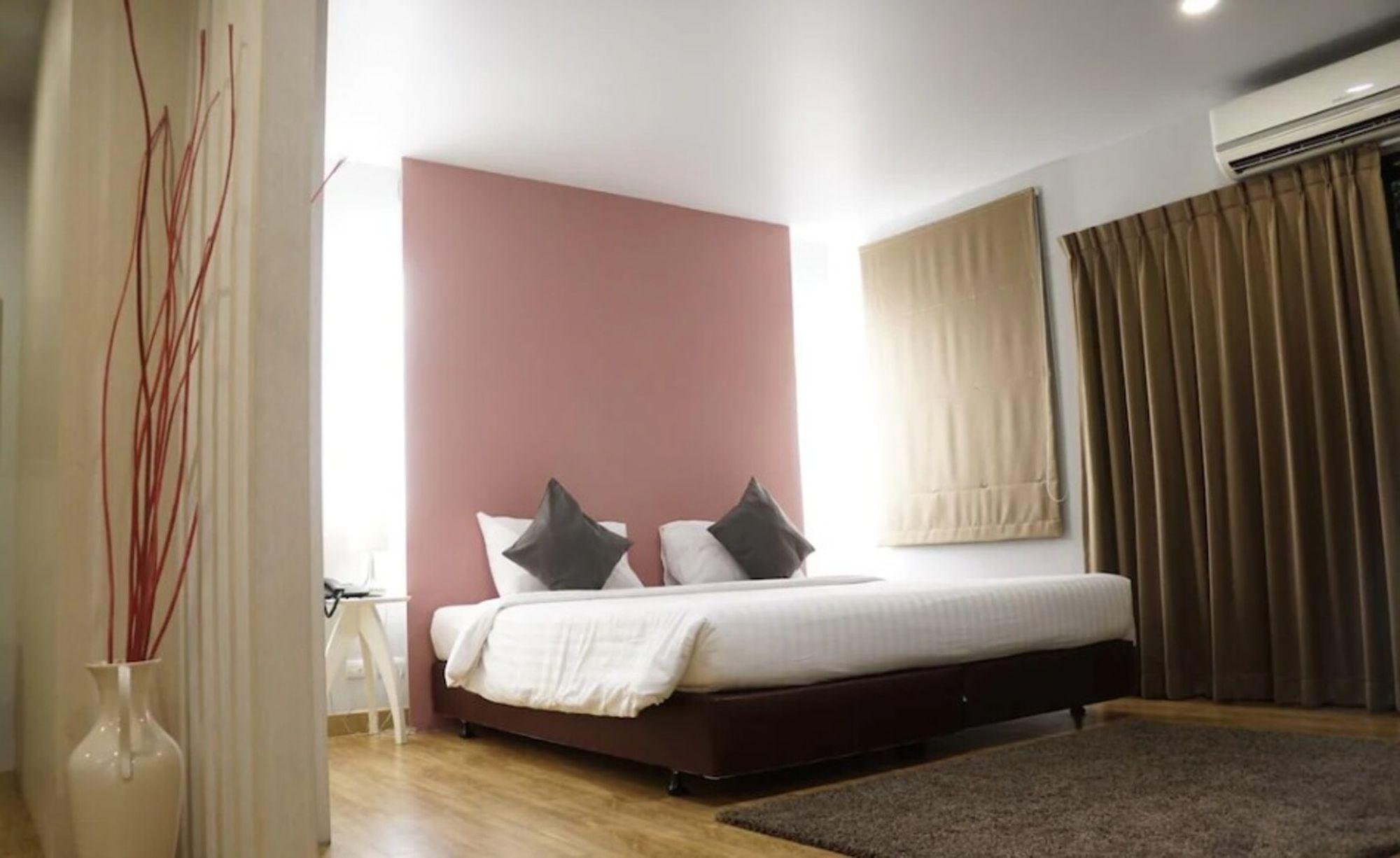 Palette The One Residence Hotel 24/42