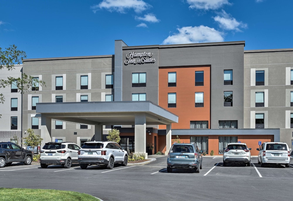 Hampton Inn and Suites Keene 4/47