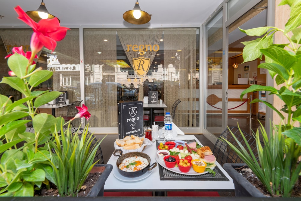 Regno Hotel 48/59