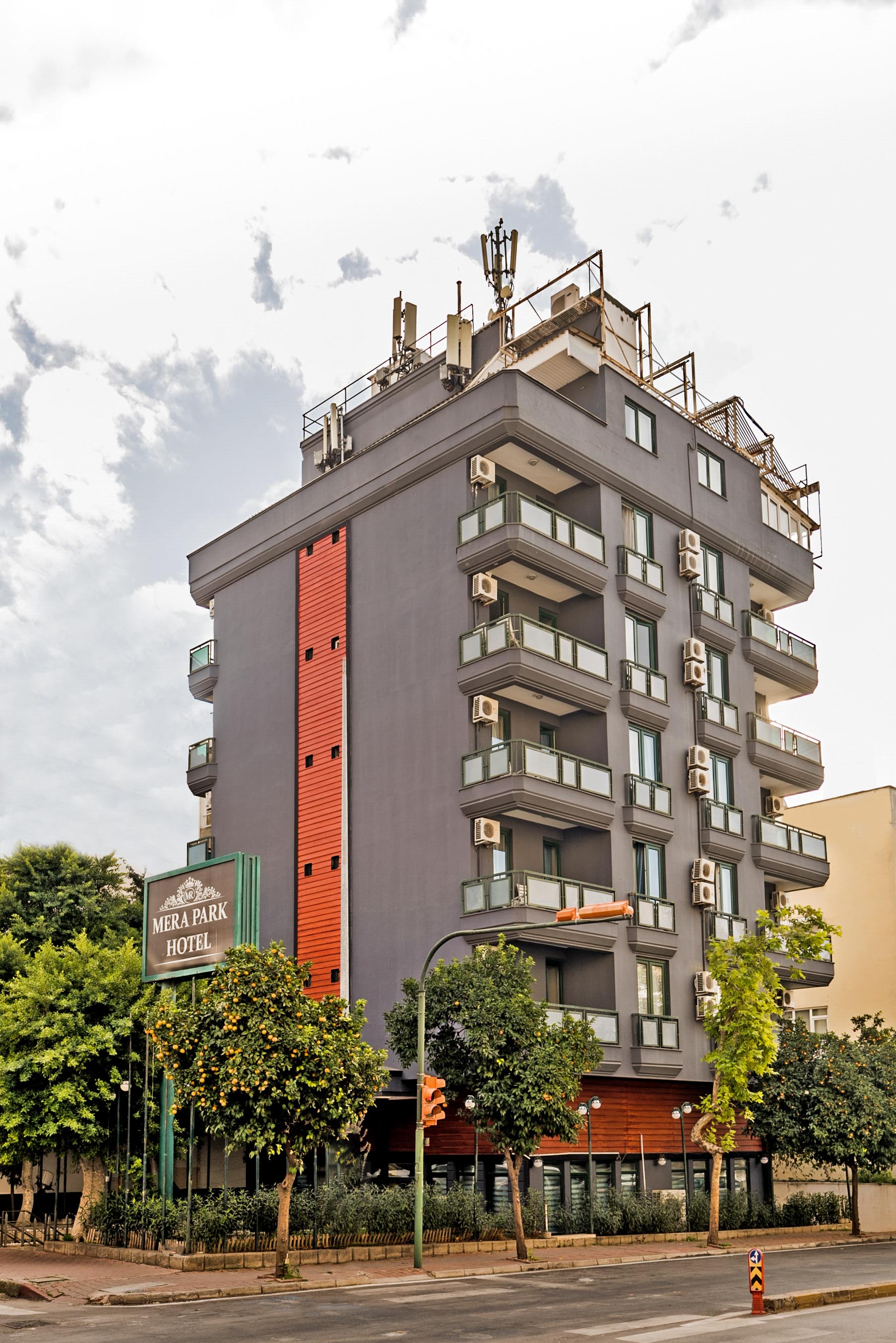 Mera Park Hotel 2/23
