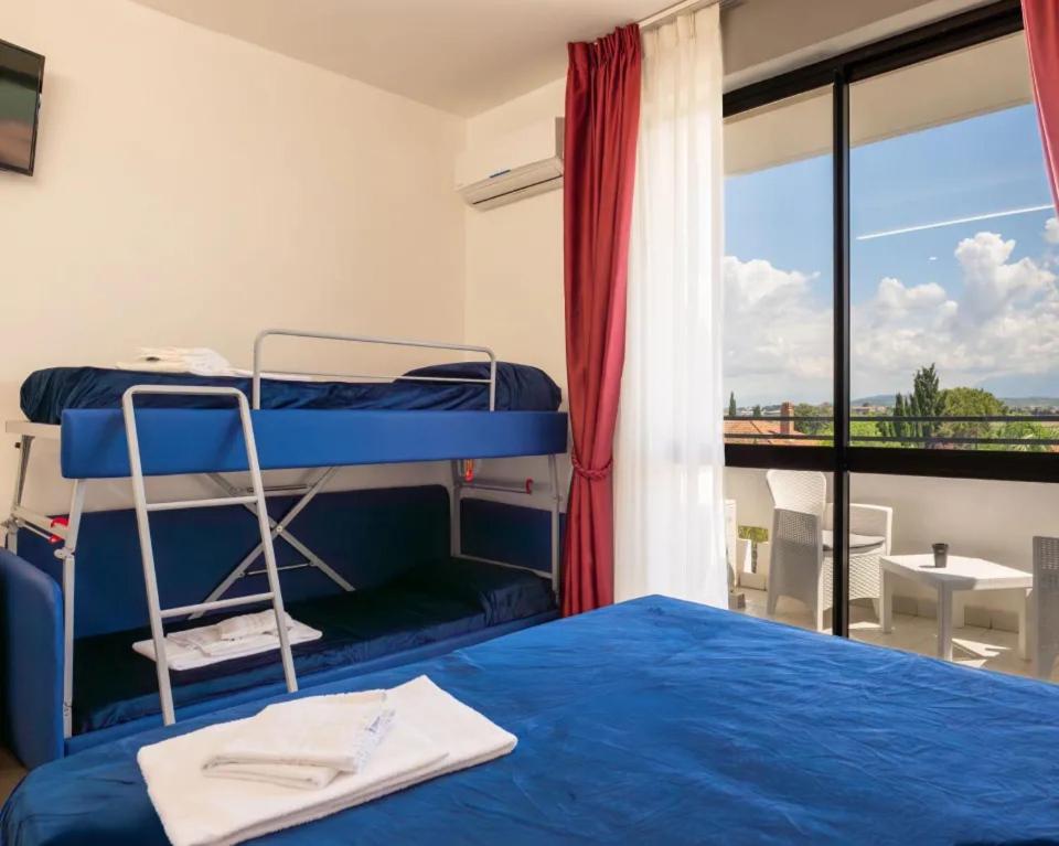 Room, Quadruple