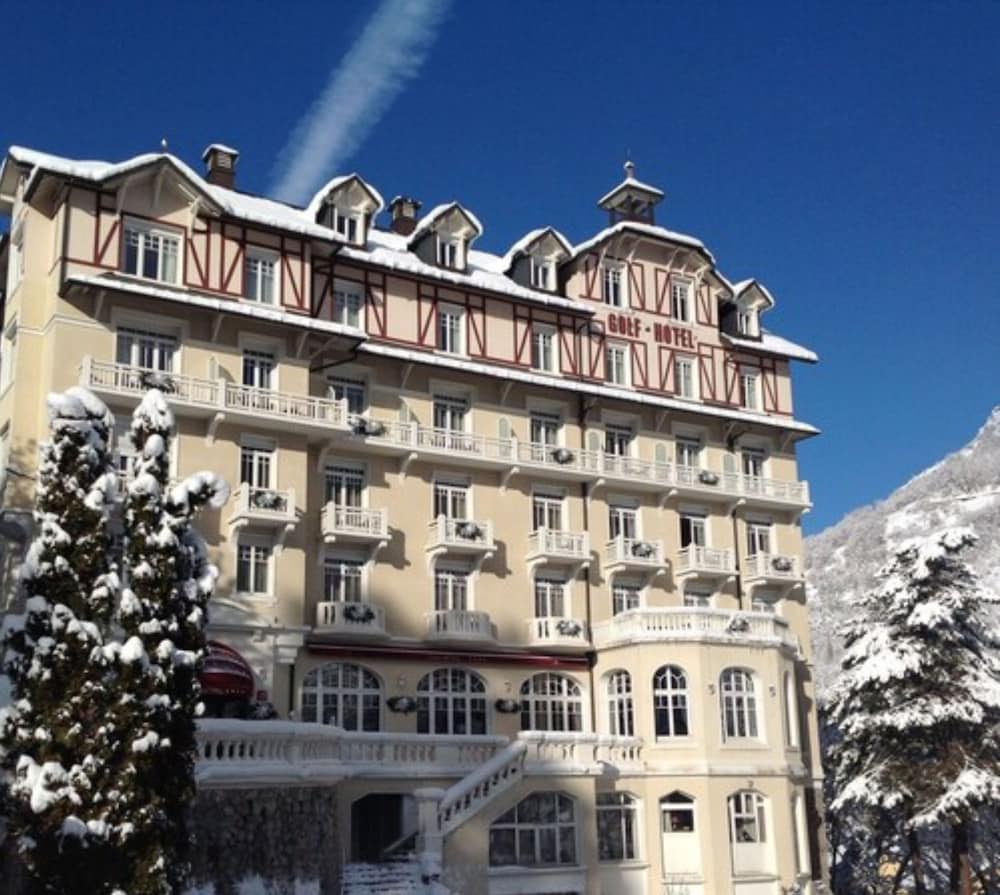 Golf Hotel 4/50