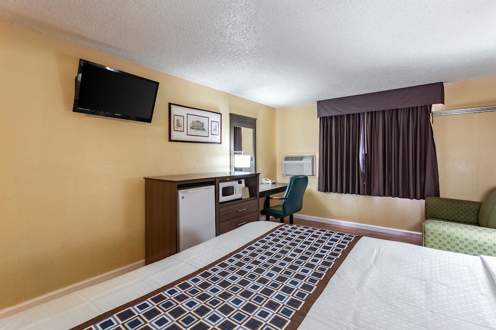 Rodeway Inn Farmingtonn, NM 15/41