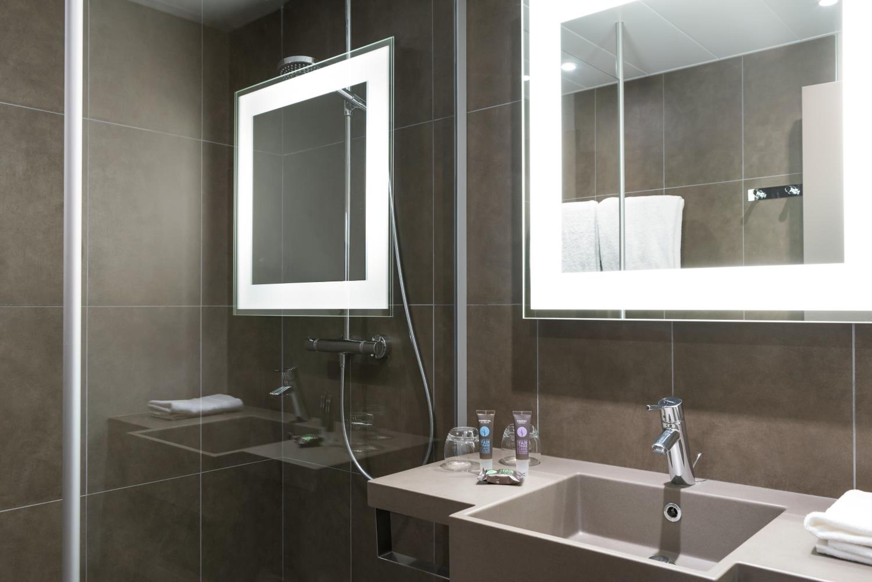 Superior, Double Bed, Sofa, NOVOTEL CHATEAU DE VERSAILLES 8/8