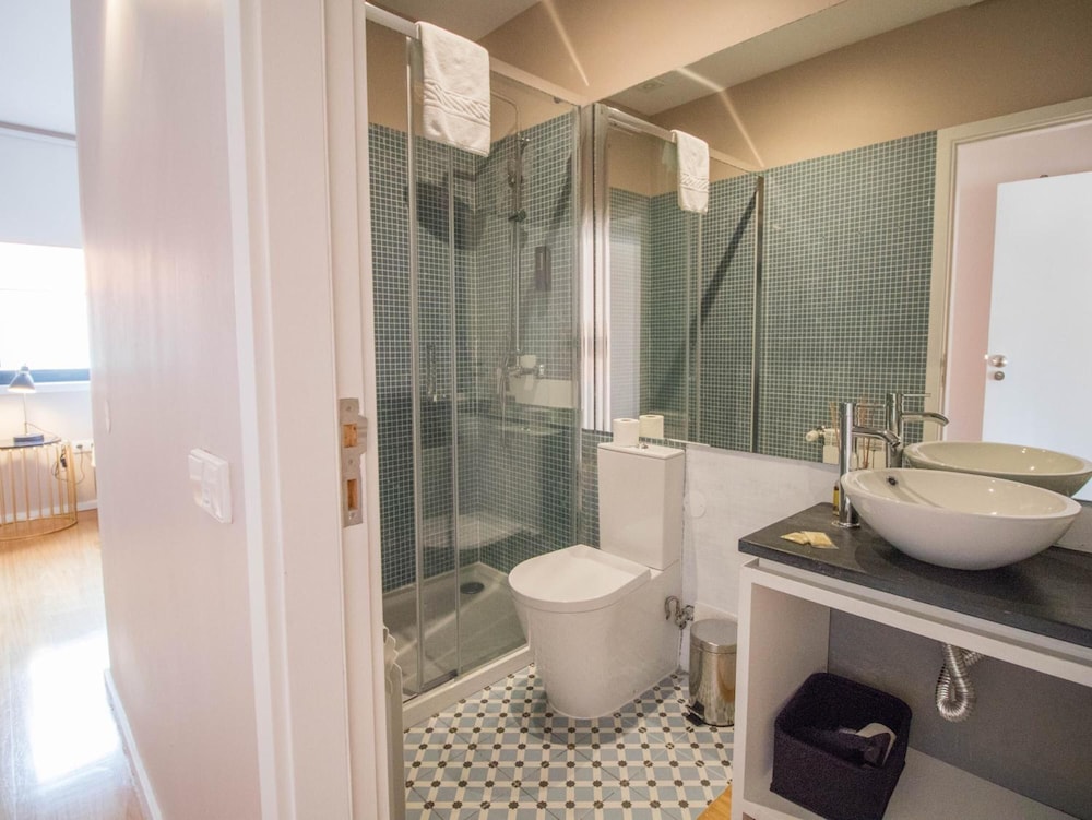 YOURS GUESTHOUSE PORTO 47/50