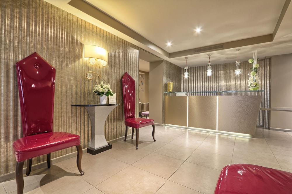 Hotel Mondial 13/100