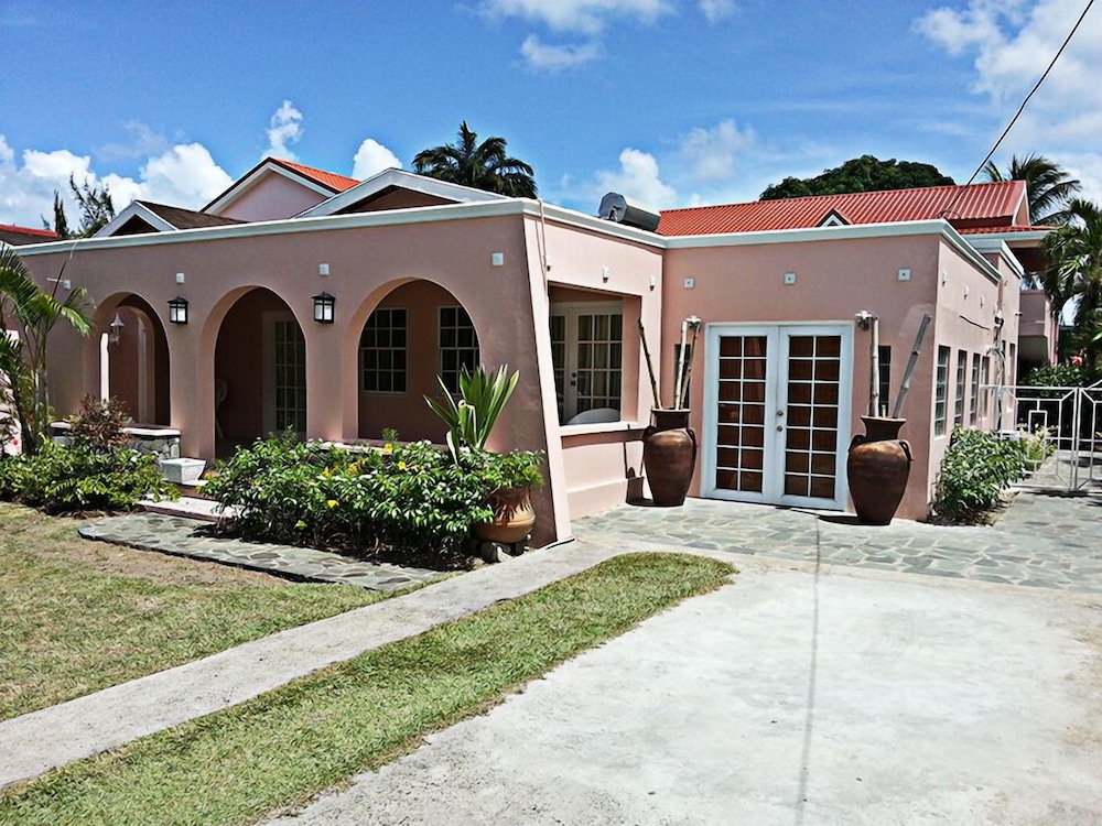 Beachcross Villa Apartments 3/19