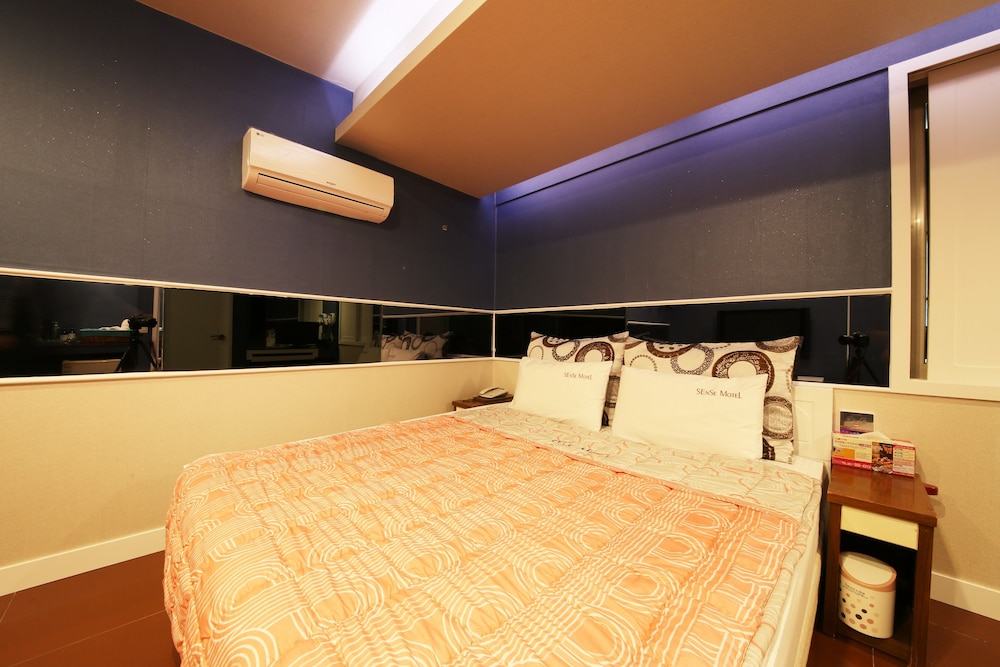 Sense Motel 28/50
