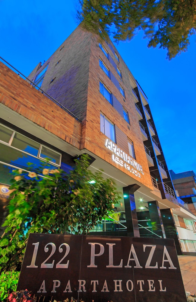 122 Plaza Apartahotel 3/56
