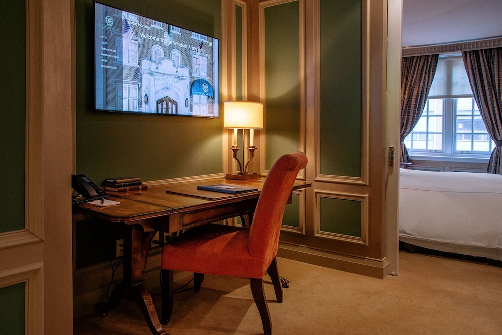 Windsor Arms Hotel 54/58
